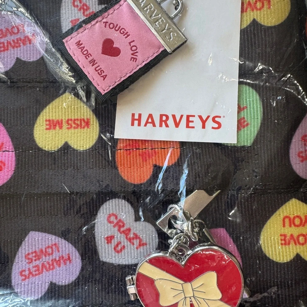 Harveys Streamline Crossbody Tough Love - Picture 4 of 7